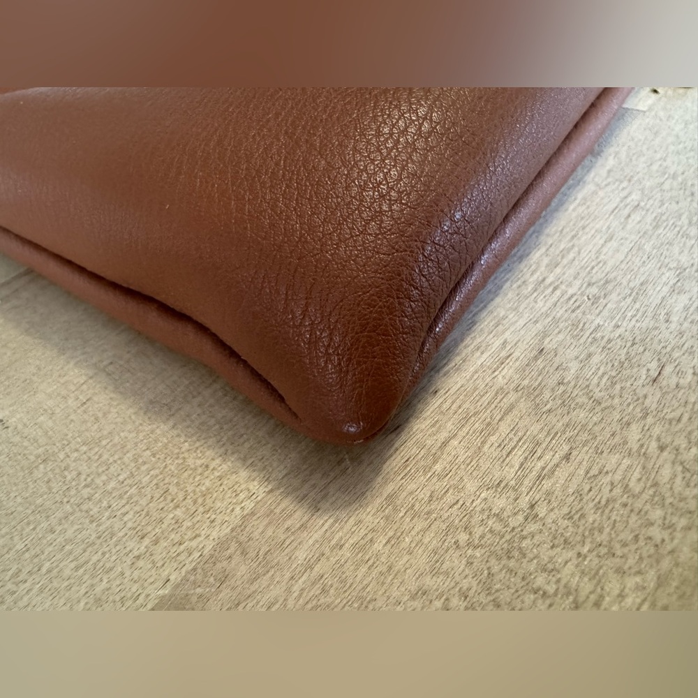 Elizabeth and James Tan Crossbody purse - Picture 6 of 12